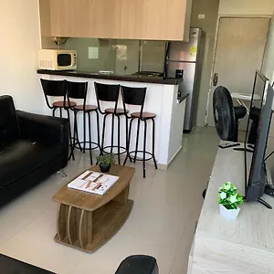 Comodo Apto 3 Hab Cerca Al Mar Apartamento